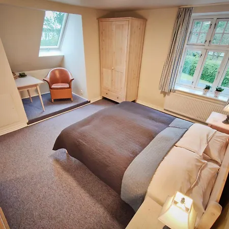 Aamolle Gaestgiveri Otel *